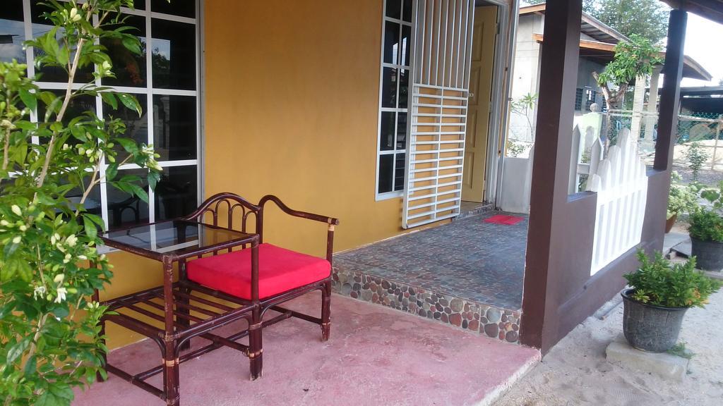 Arina'S Homestay Kampung Kuala Besut Extérieur photo
