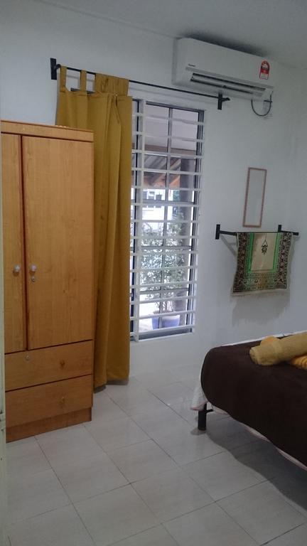 Arina'S Homestay Kampung Kuala Besut Extérieur photo
